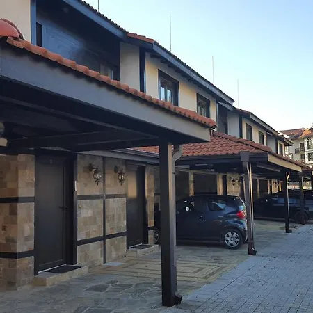 Къщи За Гости Кооп Добринище - Holiday Villages Coop Dobrinishte 度假居 *